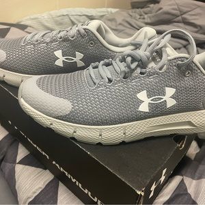 Under armour Men’s Tennis shoes size 11